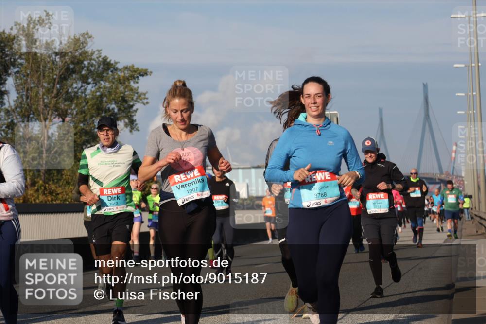 03.10.2025 - Köhlbrandbrückenlauf Luisa Fischer http://msf.ph/oto/9015187 03.10.2025 10:59:59 Position 3 1813, 1907, 3788, 3761 meine-sportfotos.de