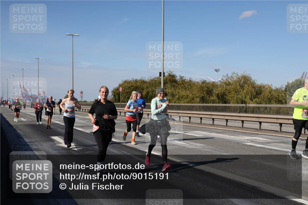 03.10.2025 - Köhlbrandbrückenlauf Julia Fischer http://msf.ph/oto/9015191 03.10.2025 13:12:30 Position 3  meine-sportfotos.de