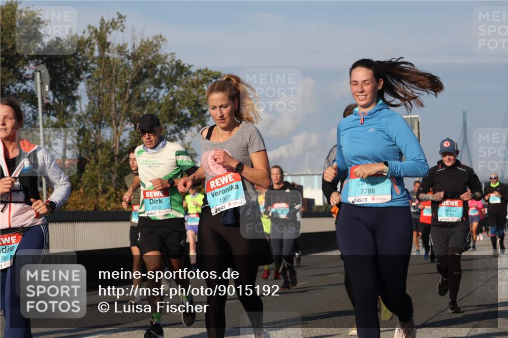 03.10.2025 - Köhlbrandbrückenlauf Luisa Fischer http://msf.ph/oto/9015192 03.10.2025 11:00:00 Position 3 565, 1813, 1907, 3788, 3761 meine-sportfotos.de