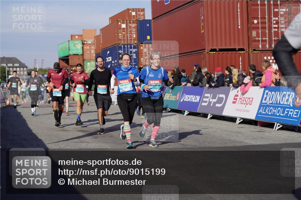 03.10.2025 - Köhlbrandbrückenlauf Michael Burmester http://msf.ph/oto/9015199 03.10.2025 10:14:57 Ziel 1193, 1195, 1480, 1797, 1813, 1852, 2044, 2206, 2207, 3037, 3144, 3169, 3206, 3207, 3214, 3470, 3471, 3750 meine-sportfotos.de