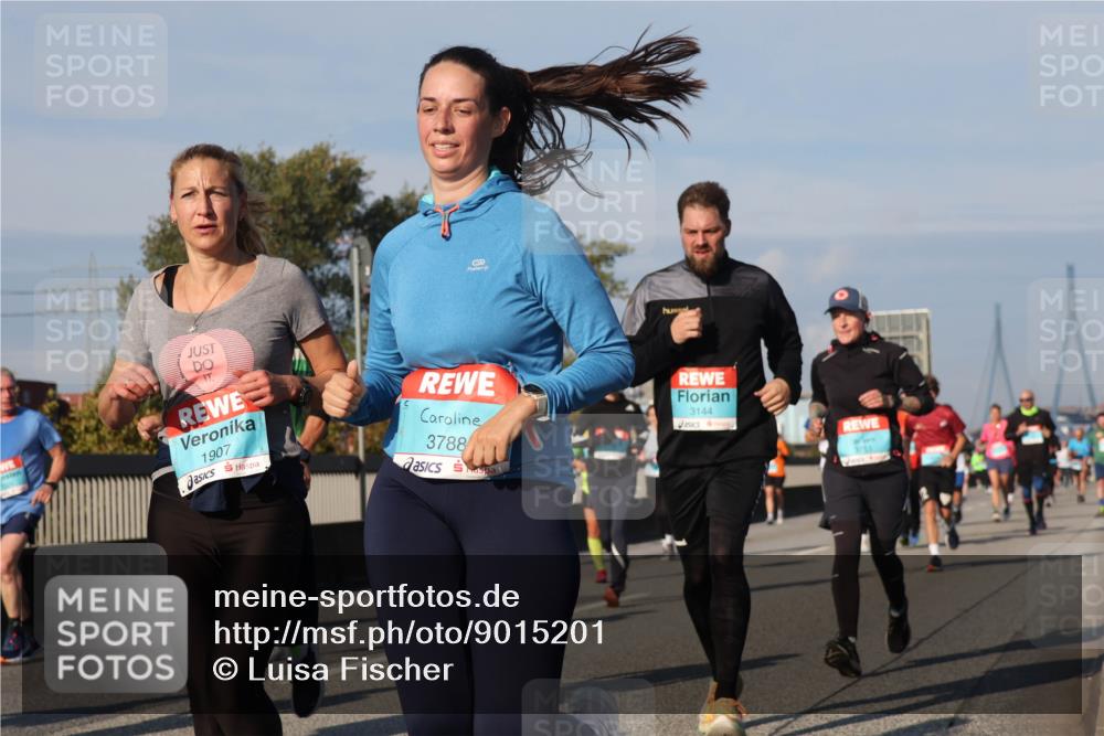 03.10.2025 - Köhlbrandbrückenlauf Luisa Fischer http://msf.ph/oto/9015201 03.10.2025 11:00:01 Position 3 1907, 3788, 3144 meine-sportfotos.de