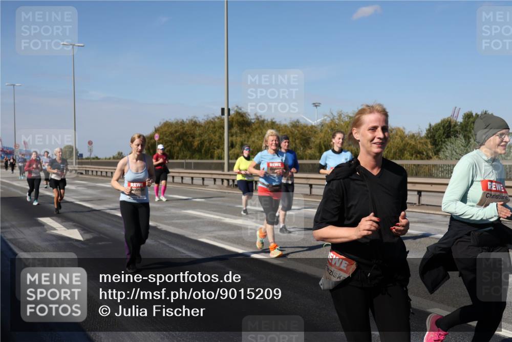 03.10.2025 - Köhlbrandbrückenlauf Julia Fischer http://msf.ph/oto/9015209 03.10.2025 13:12:32 Position 3  meine-sportfotos.de