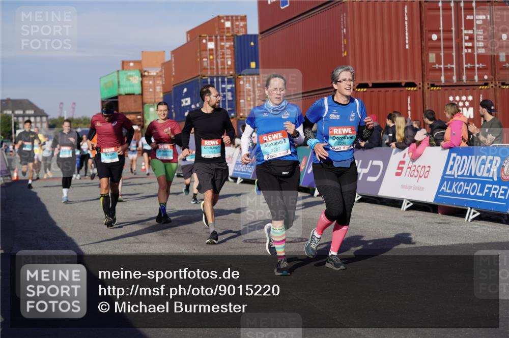03.10.2025 - Köhlbrandbrückenlauf Michael Burmester http://msf.ph/oto/9015220 03.10.2025 10:14:58 Ziel 1193, 1195, 1480, 1551, 1797, 1813, 1852, 2044, 2206, 2207, 3037, 3144, 3169, 3206, 3207, 3214, 3229, 3470, 3471 meine-sportfotos.de