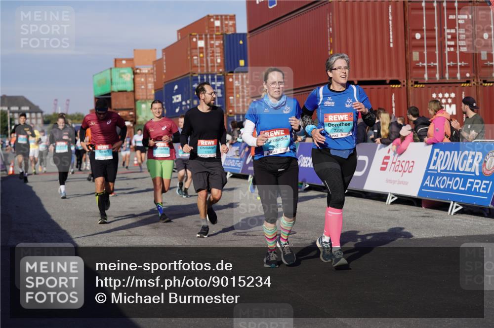 03.10.2025 - Köhlbrandbrückenlauf Michael Burmester http://msf.ph/oto/9015234 03.10.2025 10:14:58 Ziel 1193, 1195, 1480, 1551, 1797, 1813, 1852, 2044, 2206, 2207, 3037, 3144, 3169, 3206, 3207, 3214, 3229, 3470, 3471 meine-sportfotos.de