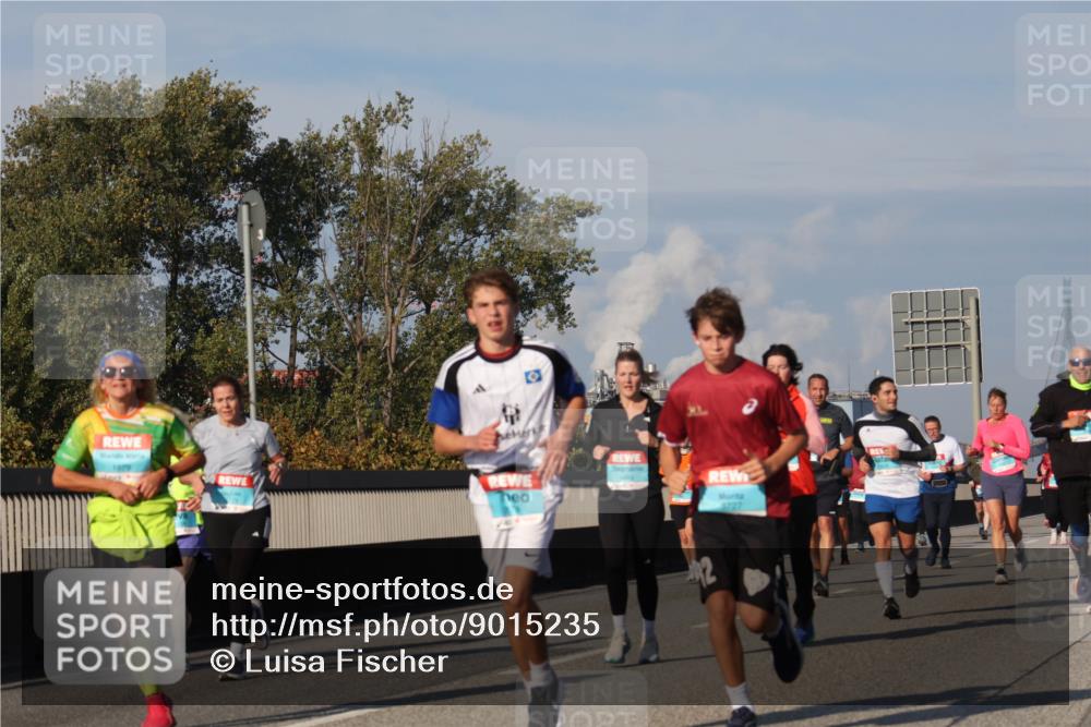 03.10.2025 - Köhlbrandbrückenlauf Luisa Fischer http://msf.ph/oto/9015235 03.10.2025 11:00:05 Position 3  meine-sportfotos.de