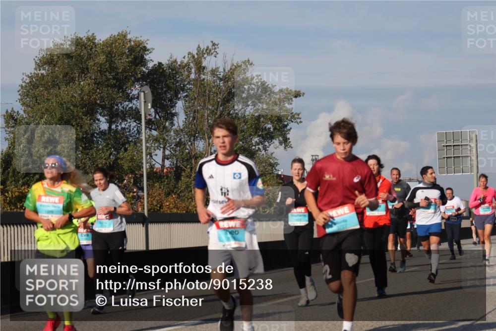 03.10.2025 - Köhlbrandbrückenlauf Luisa Fischer http://msf.ph/oto/9015238 03.10.2025 11:00:05 Position 3 3727 meine-sportfotos.de
