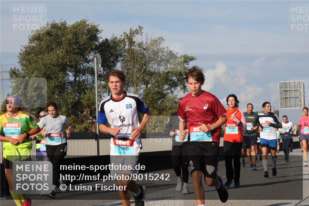03.10.2025 - Köhlbrandbrückenlauf Luisa Fischer http://msf.ph/oto/9015242 03.10.2025 11:00:06 Position 3 1879, 878, 3727, 1480 meine-sportfotos.de