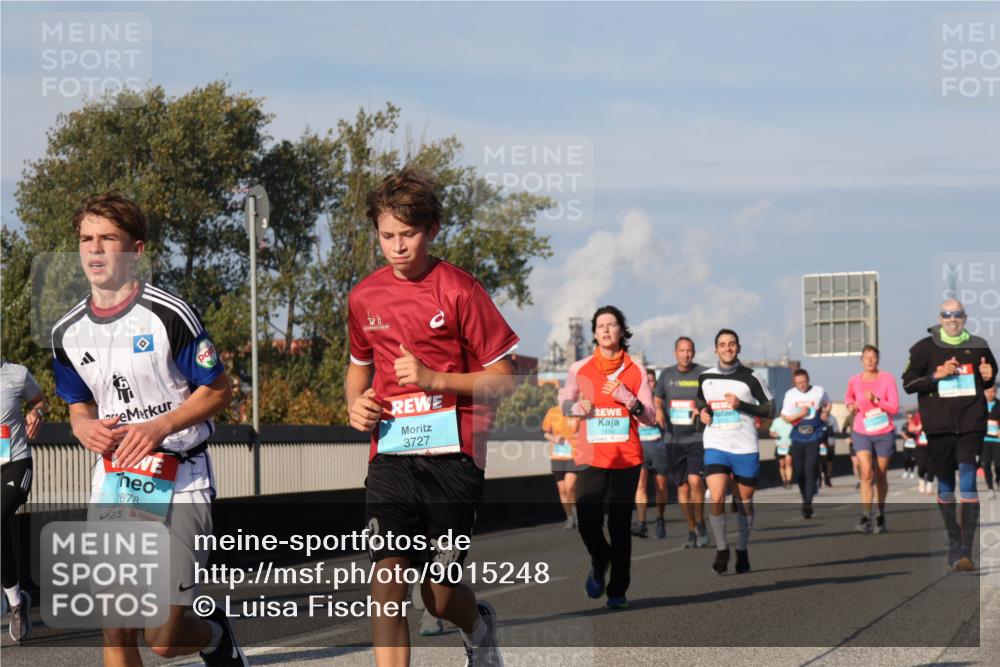 03.10.2025 - Köhlbrandbrückenlauf Luisa Fischer http://msf.ph/oto/9015248 03.10.2025 11:00:06 Position 3 2878, 3727, 1480 meine-sportfotos.de