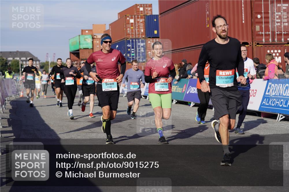 03.10.2025 - Köhlbrandbrückenlauf Michael Burmester http://msf.ph/oto/9015275 03.10.2025 10:14:59 Ziel 1193, 1195, 1480, 1551, 1797, 1813, 1852, 1922, 2044, 2206, 2207, 3037, 3144, 3169, 3206, 3207, 3214, 3229, 3348, 3470, 3471, 3668 meine-sportfotos.de