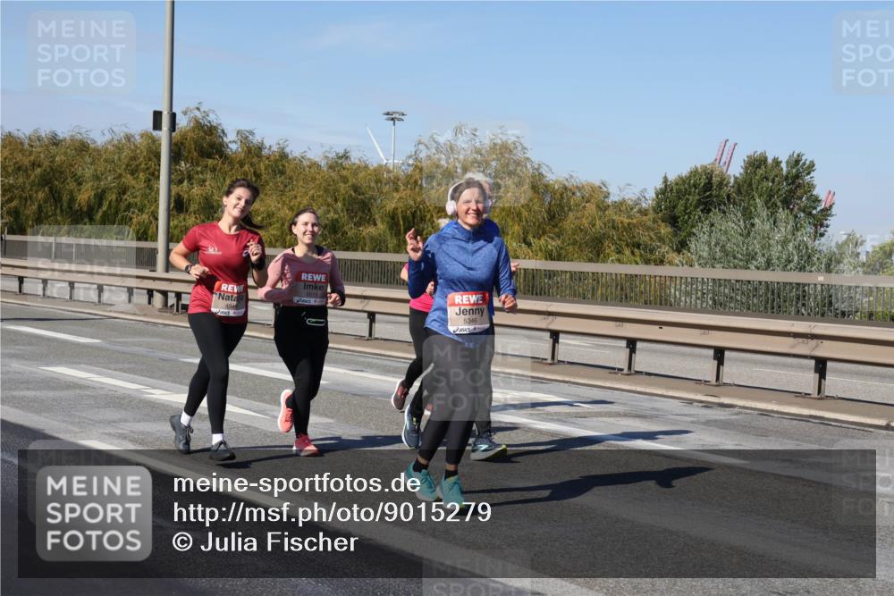 03.10.2025 - Köhlbrandbrückenlauf Julia Fischer http://msf.ph/oto/9015279 03.10.2025 13:12:49 Position 3 4946, 5515, 5346 meine-sportfotos.de