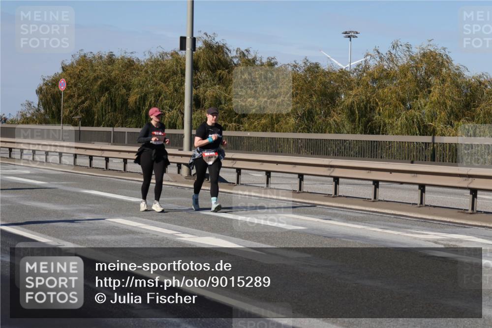 03.10.2025 - Köhlbrandbrückenlauf Julia Fischer http://msf.ph/oto/9015289 03.10.2025 13:12:52 Position 3  meine-sportfotos.de