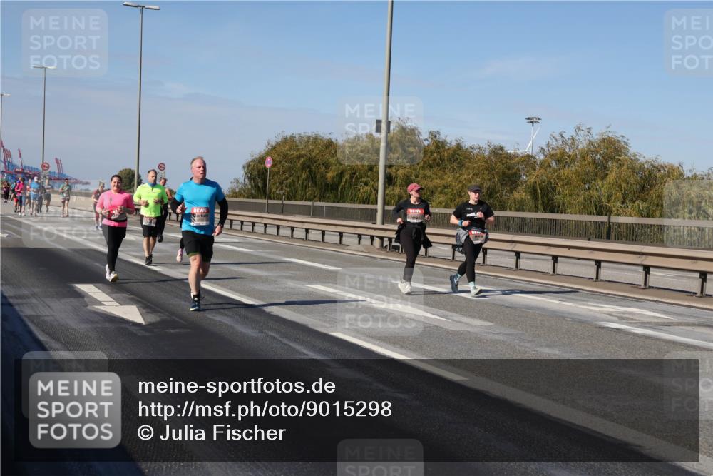03.10.2025 - Köhlbrandbrückenlauf Julia Fischer http://msf.ph/oto/9015298 03.10.2025 13:12:53 Position 3  meine-sportfotos.de