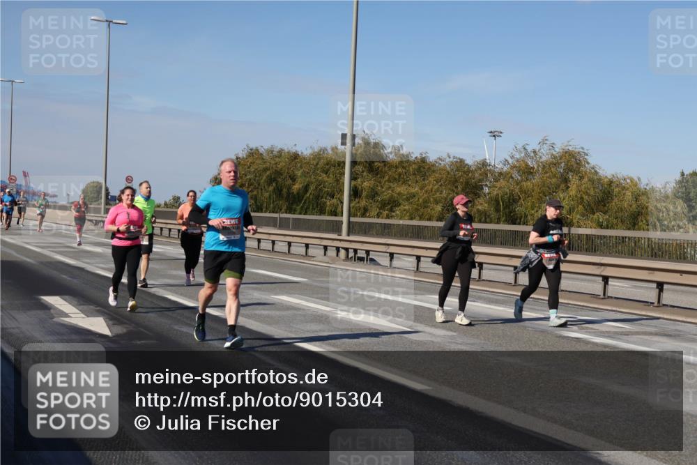 03.10.2025 - Köhlbrandbrückenlauf Julia Fischer http://msf.ph/oto/9015304 03.10.2025 13:12:54 Position 3  meine-sportfotos.de