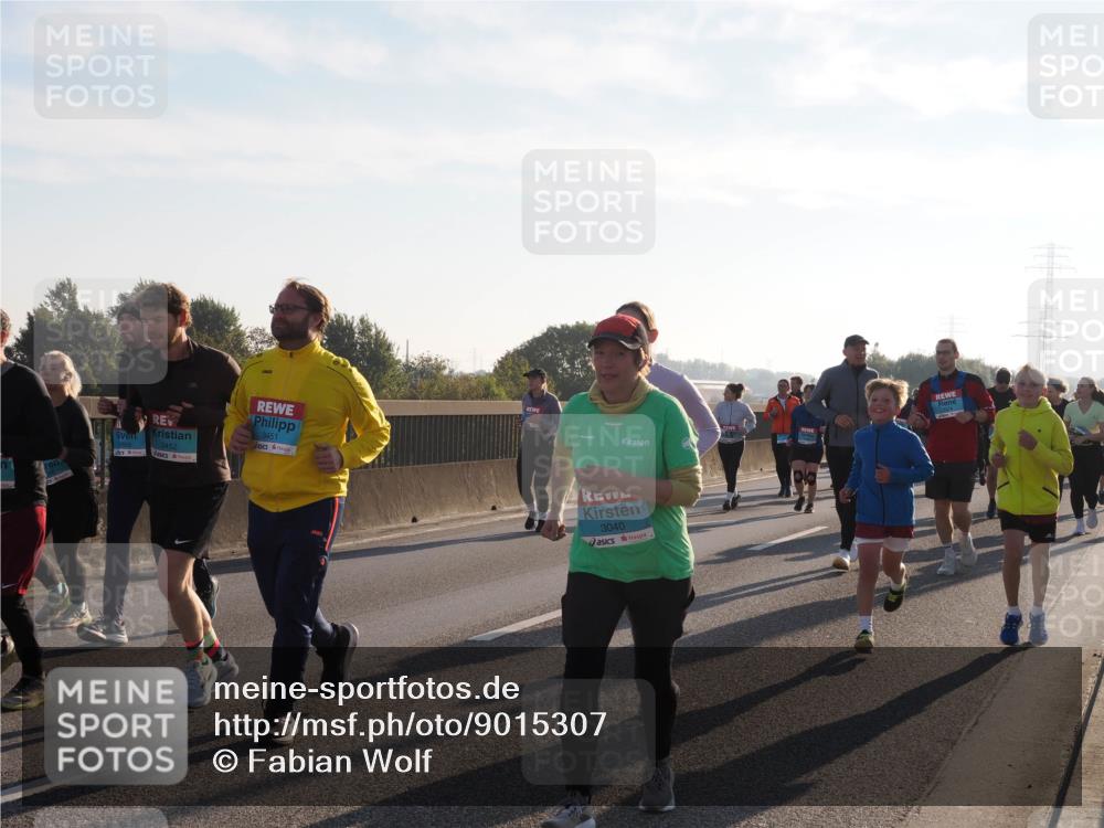 03.10.2025 - Köhlbrandbrückenlauf Fabian Wolf http://msf.ph/oto/9015307 03.10.2025 09:25:13 Position 3 3452, 3451, 3040 meine-sportfotos.de