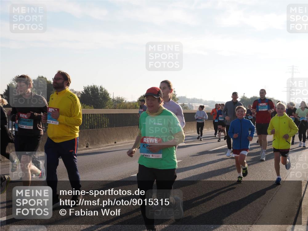 03.10.2025 - Köhlbrandbrückenlauf Fabian Wolf http://msf.ph/oto/9015315 03.10.2025 09:25:14 Position 3 3452, 3451, 304 meine-sportfotos.de