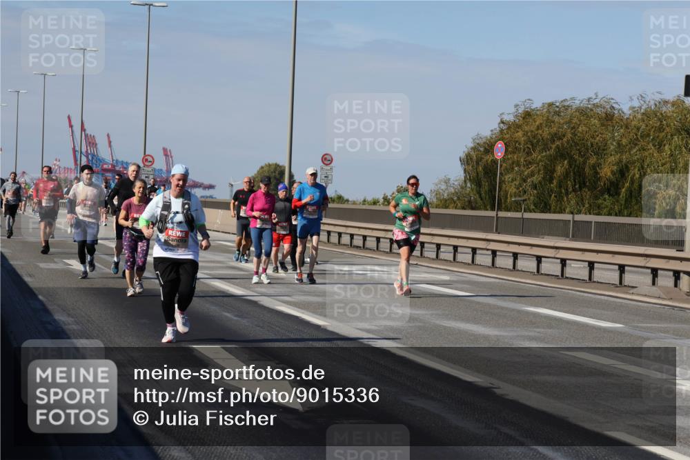 03.10.2025 - Köhlbrandbrückenlauf Julia Fischer http://msf.ph/oto/9015336 03.10.2025 13:13:04 Position 3 12, 5, 12 meine-sportfotos.de