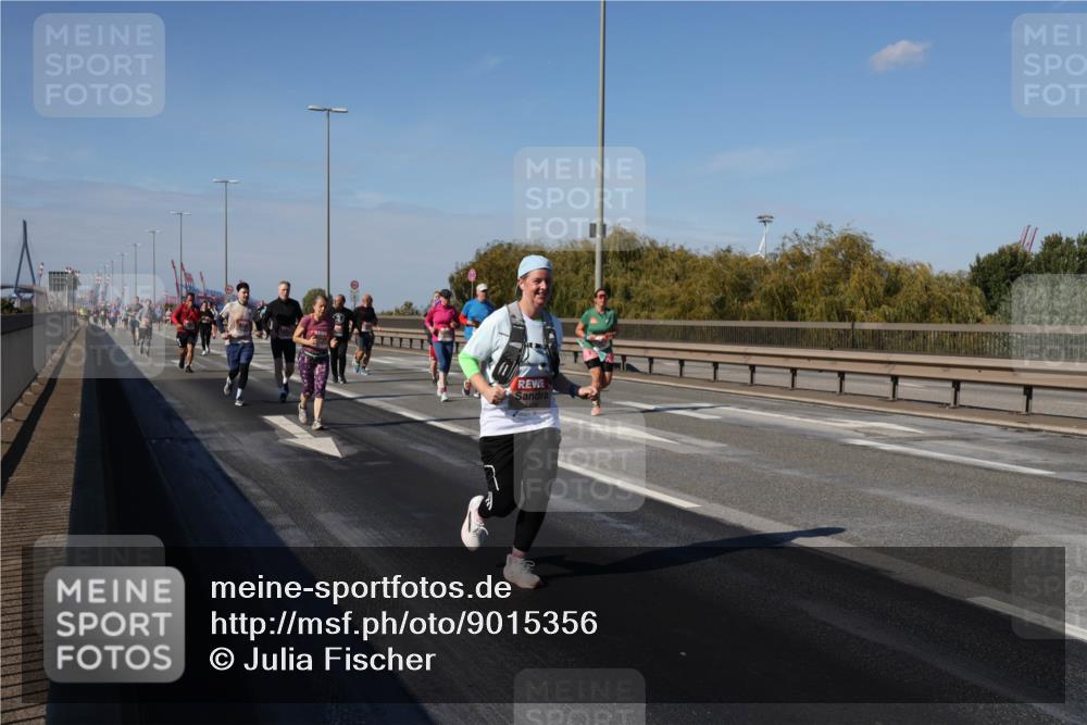 03.10.2025 - Köhlbrandbrückenlauf Julia Fischer http://msf.ph/oto/9015356 03.10.2025 13:13:08 Position 3  meine-sportfotos.de