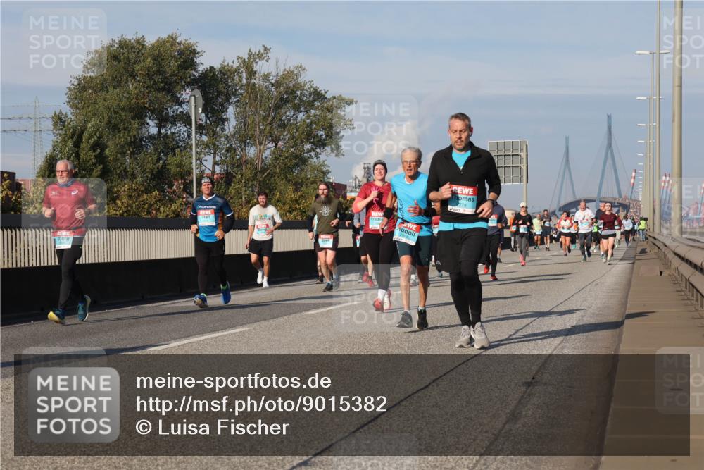 03.10.2025 - Köhlbrandbrückenlauf Luisa Fischer http://msf.ph/oto/9015382 03.10.2025 11:00:19 Position 3 2778 meine-sportfotos.de