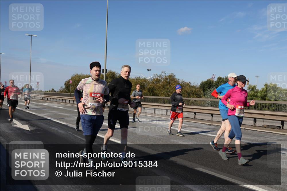 03.10.2025 - Köhlbrandbrückenlauf Julia Fischer http://msf.ph/oto/9015384 03.10.2025 13:13:14 Position 3 4416 meine-sportfotos.de