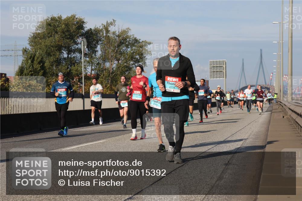 03.10.2025 - Köhlbrandbrückenlauf Luisa Fischer http://msf.ph/oto/9015392 03.10.2025 11:00:20 Position 3 1591, 2902, 2778 meine-sportfotos.de