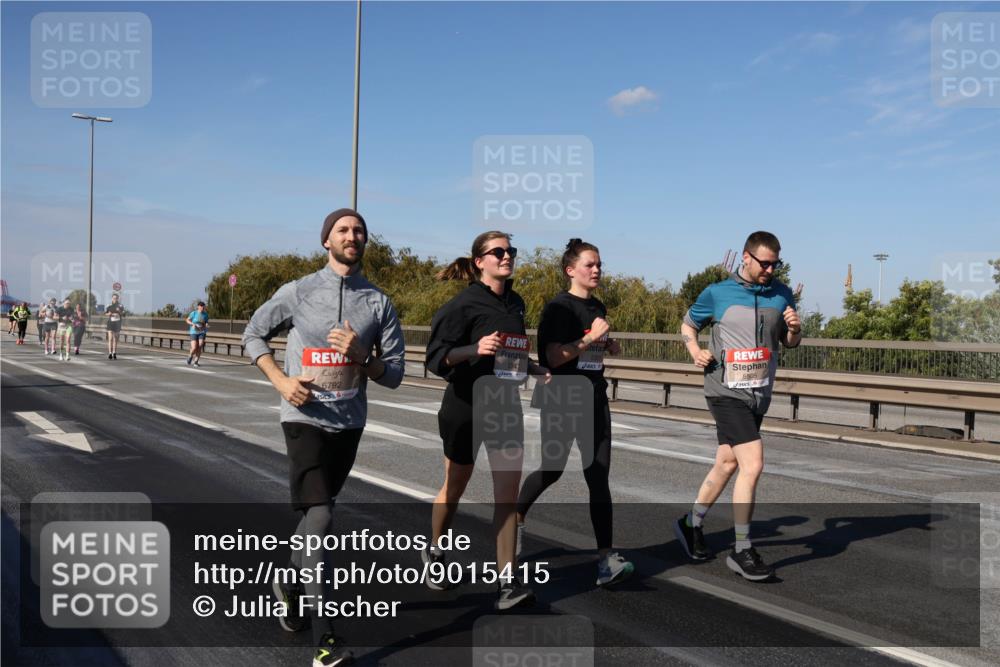 03.10.2025 - Köhlbrandbrückenlauf Julia Fischer http://msf.ph/oto/9015415 03.10.2025 13:13:21 Position 3 6792, 5505 meine-sportfotos.de