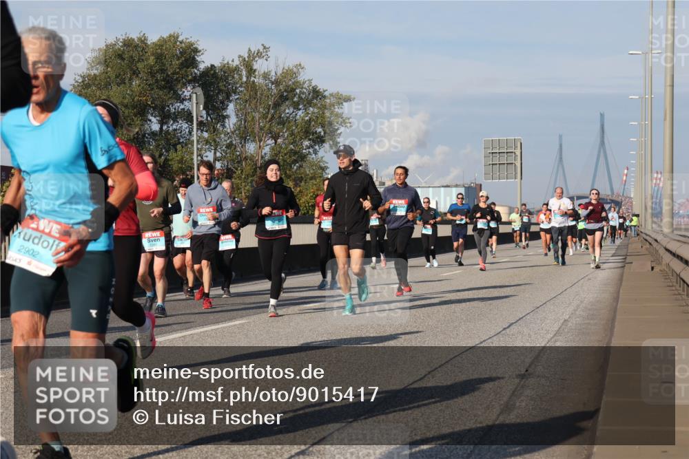 03.10.2025 - Köhlbrandbrückenlauf Luisa Fischer http://msf.ph/oto/9015417 03.10.2025 11:00:22 Position 3 2902 meine-sportfotos.de