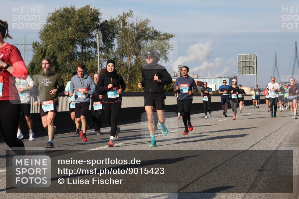 03.10.2025 - Köhlbrandbrückenlauf Luisa Fischer http://msf.ph/oto/9015423 03.10.2025 11:00:23 Position 3 1390 meine-sportfotos.de