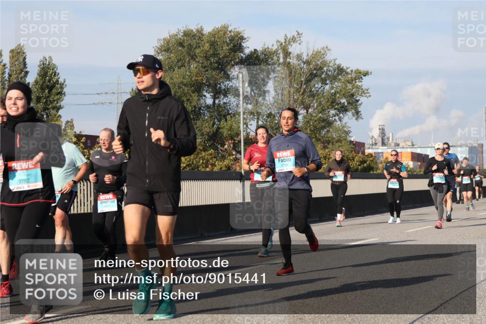 03.10.2025 - Köhlbrandbrückenlauf Luisa Fischer http://msf.ph/oto/9015441 03.10.2025 11:00:25 Position 3 3792, 2825, 2719 meine-sportfotos.de