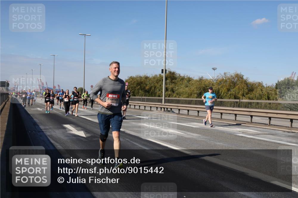 03.10.2025 - Köhlbrandbrückenlauf Julia Fischer http://msf.ph/oto/9015442 03.10.2025 13:13:27 Position 3  meine-sportfotos.de
