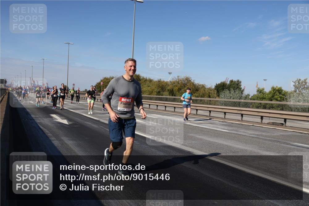 03.10.2025 - Köhlbrandbrückenlauf Julia Fischer http://msf.ph/oto/9015446 03.10.2025 13:13:28 Position 3 5442 meine-sportfotos.de