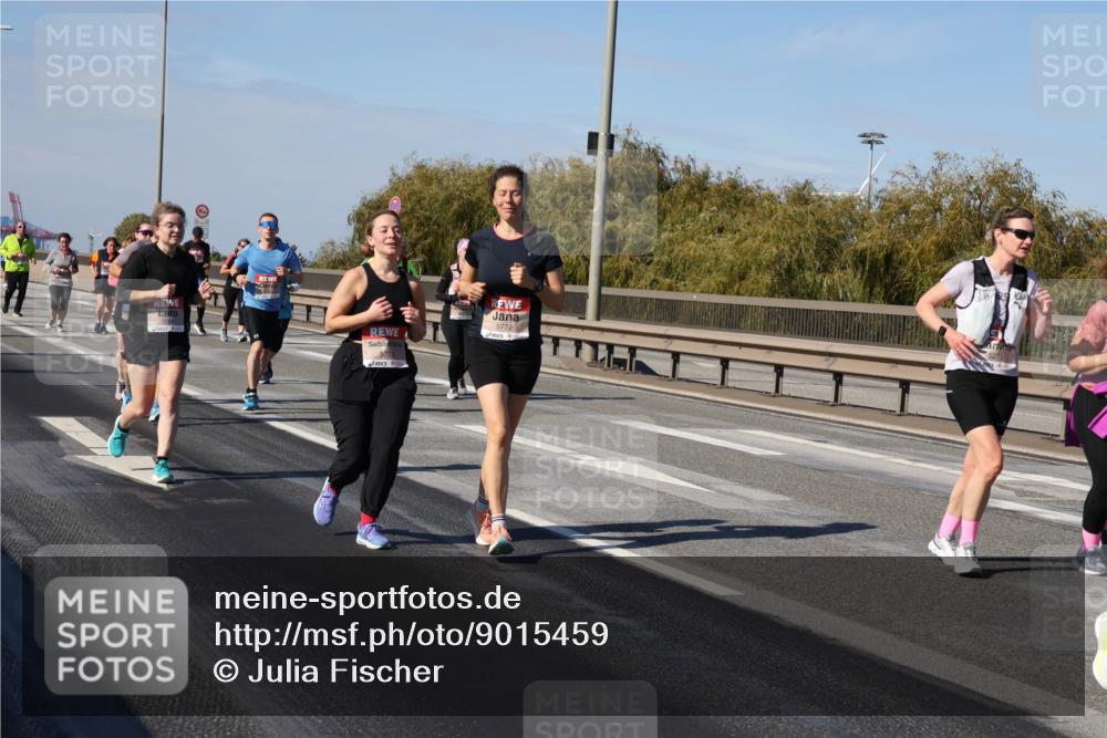 03.10.2025 - Köhlbrandbrückenlauf Julia Fischer http://msf.ph/oto/9015459 03.10.2025 13:13:33 Position 3 5773, 5772 meine-sportfotos.de