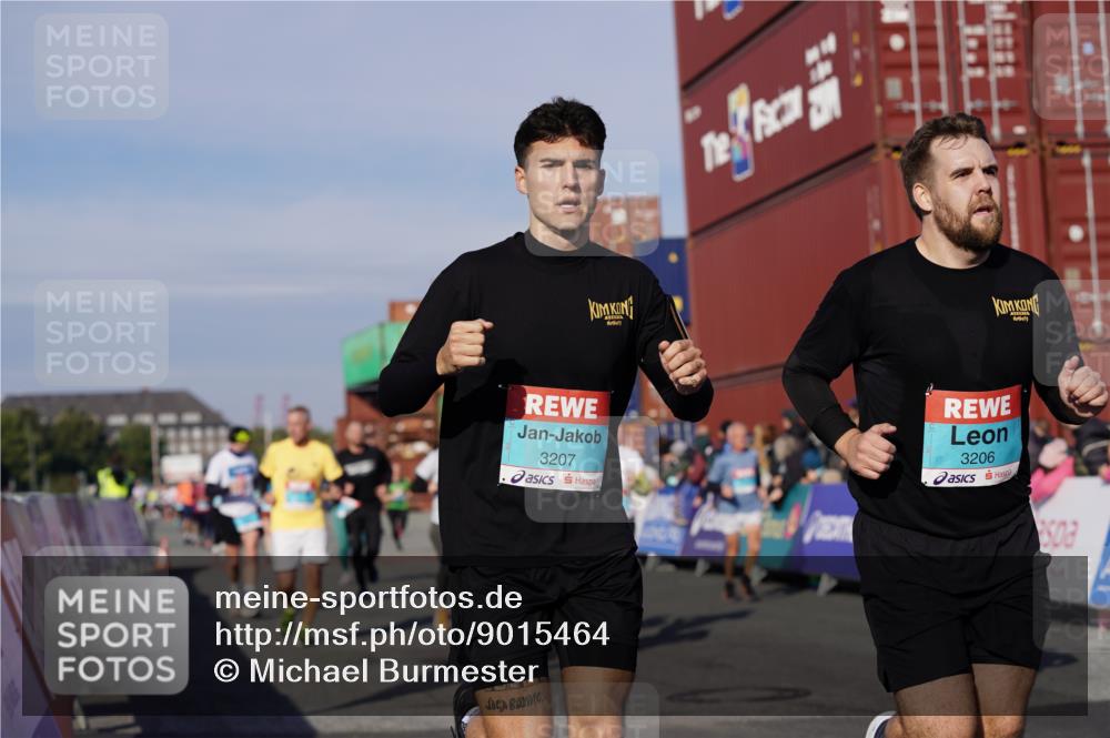 03.10.2025 - Köhlbrandbrückenlauf Michael Burmester http://msf.ph/oto/9015464 03.10.2025 10:15:05 Ziel 1193, 1195, 1324, 1480, 1523, 1551, 1693, 1773, 1785, 1922, 2147, 3037, 3169, 3206, 3207, 3214, 3229, 3339, 3348, 3470, 3471, 3668 meine-sportfotos.de