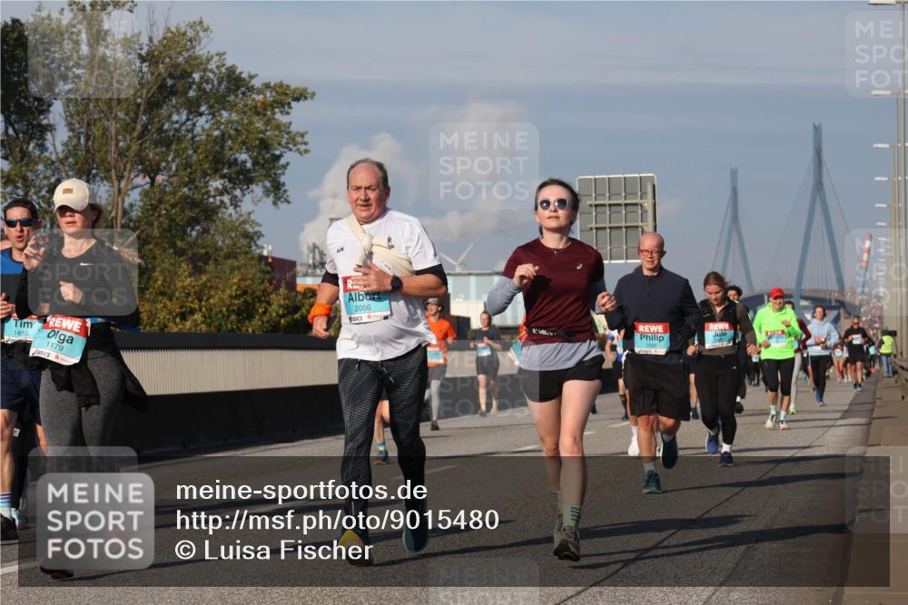 03.10.2025 - Köhlbrandbrückenlauf Luisa Fischer http://msf.ph/oto/9015480 03.10.2025 11:00:29 Position 3 1655, 1179, 2056, 1666 meine-sportfotos.de