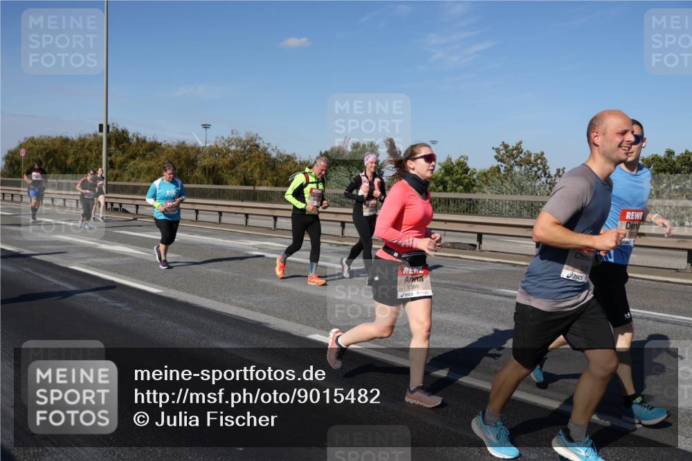 03.10.2025 - Köhlbrandbrückenlauf Julia Fischer http://msf.ph/oto/9015482 03.10.2025 13:13:39 Position 3 5398, 526 meine-sportfotos.de