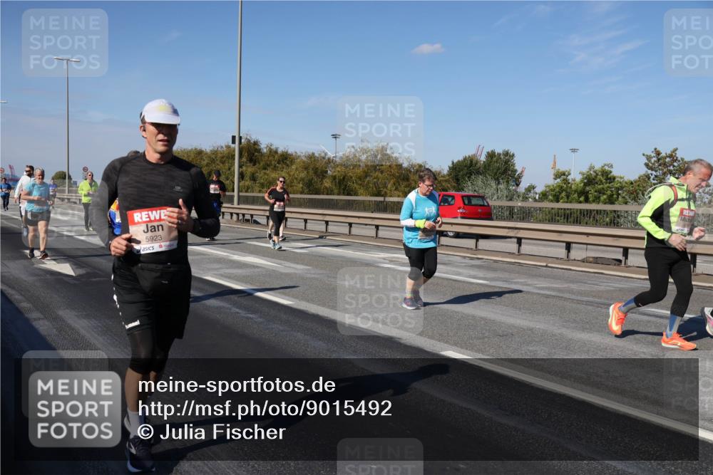 03.10.2025 - Köhlbrandbrückenlauf Julia Fischer http://msf.ph/oto/9015492 03.10.2025 13:13:40 Position 3 5923 meine-sportfotos.de