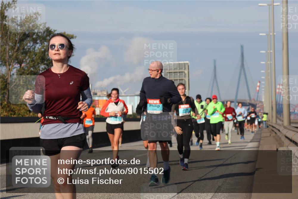 03.10.2025 - Köhlbrandbrückenlauf Luisa Fischer http://msf.ph/oto/9015502 03.10.2025 11:00:31 Position 3 1666 meine-sportfotos.de