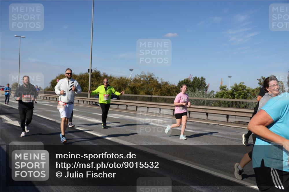 03.10.2025 - Köhlbrandbrückenlauf Julia Fischer http://msf.ph/oto/9015532 03.10.2025 13:13:46 Position 3  meine-sportfotos.de