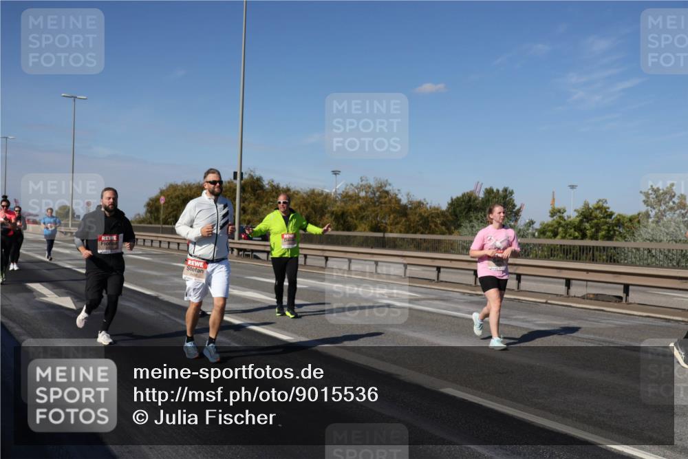 03.10.2025 - Köhlbrandbrückenlauf Julia Fischer http://msf.ph/oto/9015536 03.10.2025 13:13:47 Position 3 4498 meine-sportfotos.de