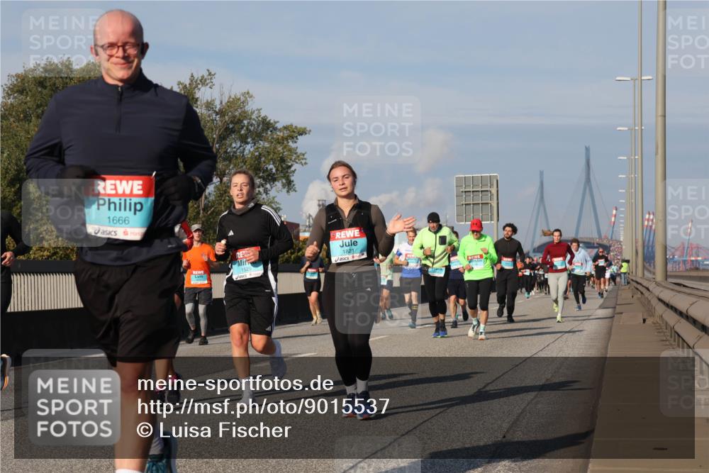03.10.2025 - Köhlbrandbrückenlauf Luisa Fischer http://msf.ph/oto/9015537 03.10.2025 11:00:35 Position 3 1666, 1529, 1821 meine-sportfotos.de