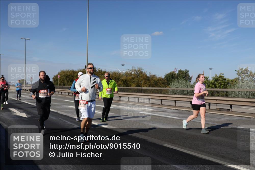 03.10.2025 - Köhlbrandbrückenlauf Julia Fischer http://msf.ph/oto/9015540 03.10.2025 13:13:47 Position 3  meine-sportfotos.de