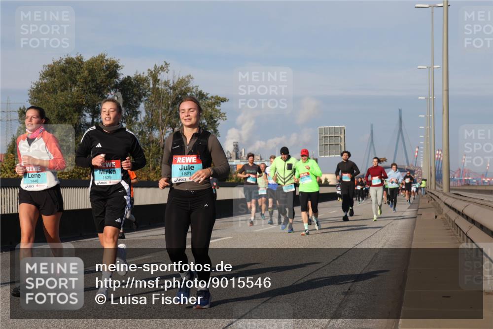 03.10.2025 - Köhlbrandbrückenlauf Luisa Fischer http://msf.ph/oto/9015546 03.10.2025 11:00:36 Position 3 1446, 1529, 1821 meine-sportfotos.de