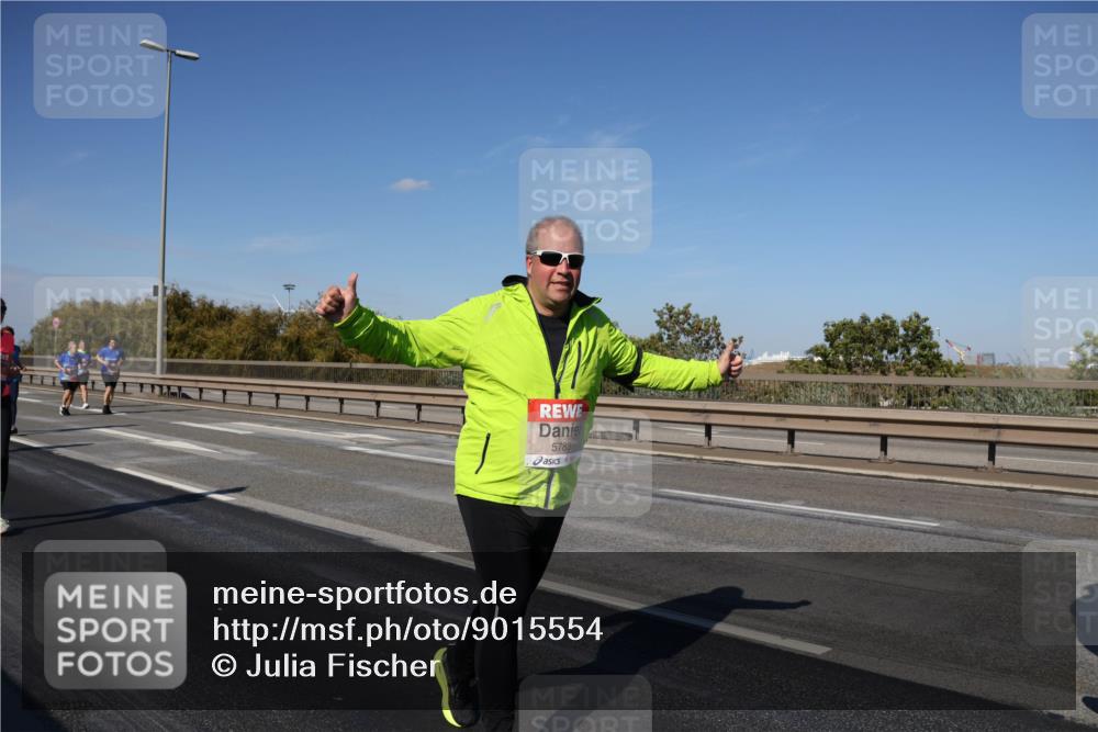03.10.2025 - Köhlbrandbrückenlauf Julia Fischer http://msf.ph/oto/9015554 03.10.2025 13:13:51 Position 3 5783 meine-sportfotos.de