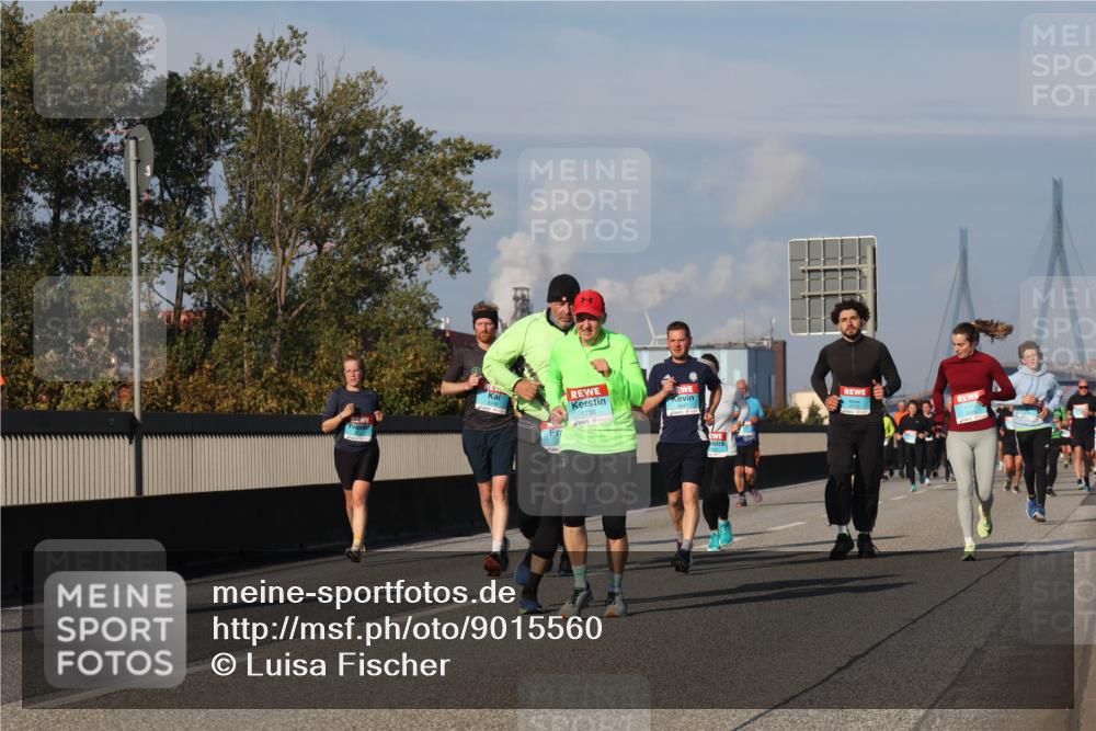03.10.2025 - Köhlbrandbrückenlauf Luisa Fischer http://msf.ph/oto/9015560 03.10.2025 11:00:37 Position 3 1736 meine-sportfotos.de