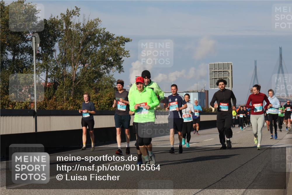 03.10.2025 - Köhlbrandbrückenlauf Luisa Fischer http://msf.ph/oto/9015564 03.10.2025 11:00:37 Position 3  meine-sportfotos.de