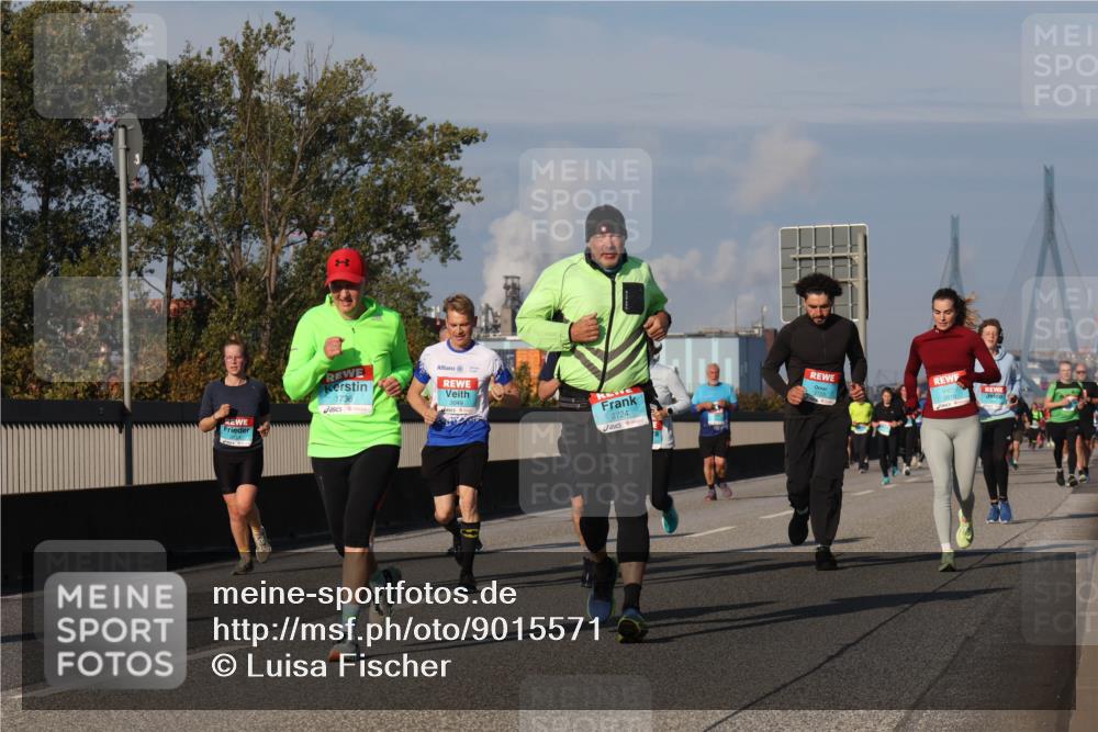 03.10.2025 - Köhlbrandbrückenlauf Luisa Fischer http://msf.ph/oto/9015571 03.10.2025 11:00:38 Position 3 1736, 3049, 2724, 3816 meine-sportfotos.de