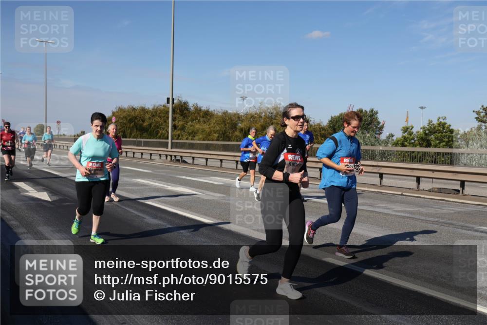 03.10.2025 - Köhlbrandbrückenlauf Julia Fischer http://msf.ph/oto/9015575 03.10.2025 13:13:55 Position 3  meine-sportfotos.de