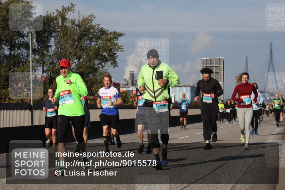 03.10.2025 - Köhlbrandbrückenlauf Luisa Fischer http://msf.ph/oto/9015578 03.10.2025 11:00:39 Position 3 1736, 3049, 3047, 2724, 3725 meine-sportfotos.de