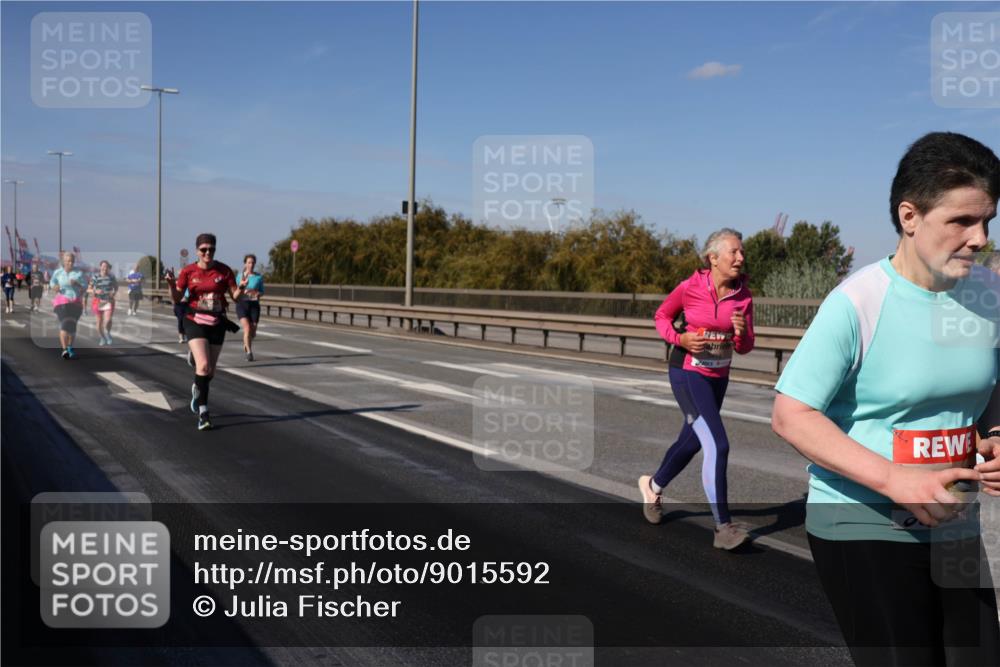 03.10.2025 - Köhlbrandbrückenlauf Julia Fischer http://msf.ph/oto/9015592 03.10.2025 13:13:58 Position 3  meine-sportfotos.de