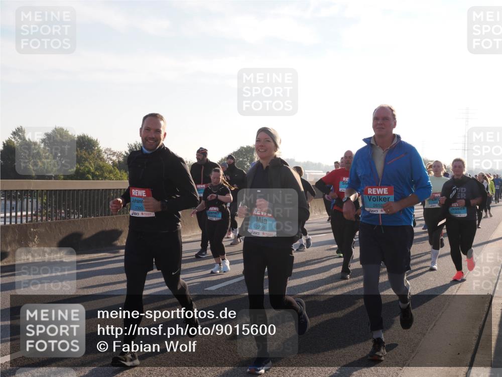 03.10.2025 - Köhlbrandbrückenlauf Fabian Wolf http://msf.ph/oto/9015600 03.10.2025 09:25:24 Position 3 2300, 2298, 2659 meine-sportfotos.de