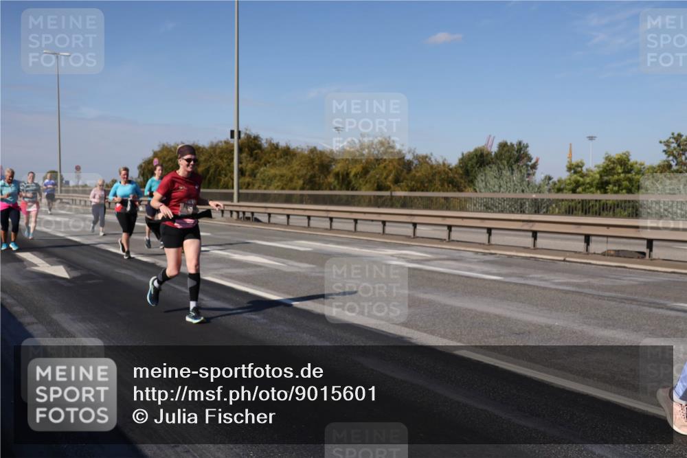 03.10.2025 - Köhlbrandbrückenlauf Julia Fischer http://msf.ph/oto/9015601 03.10.2025 13:13:59 Position 3  meine-sportfotos.de